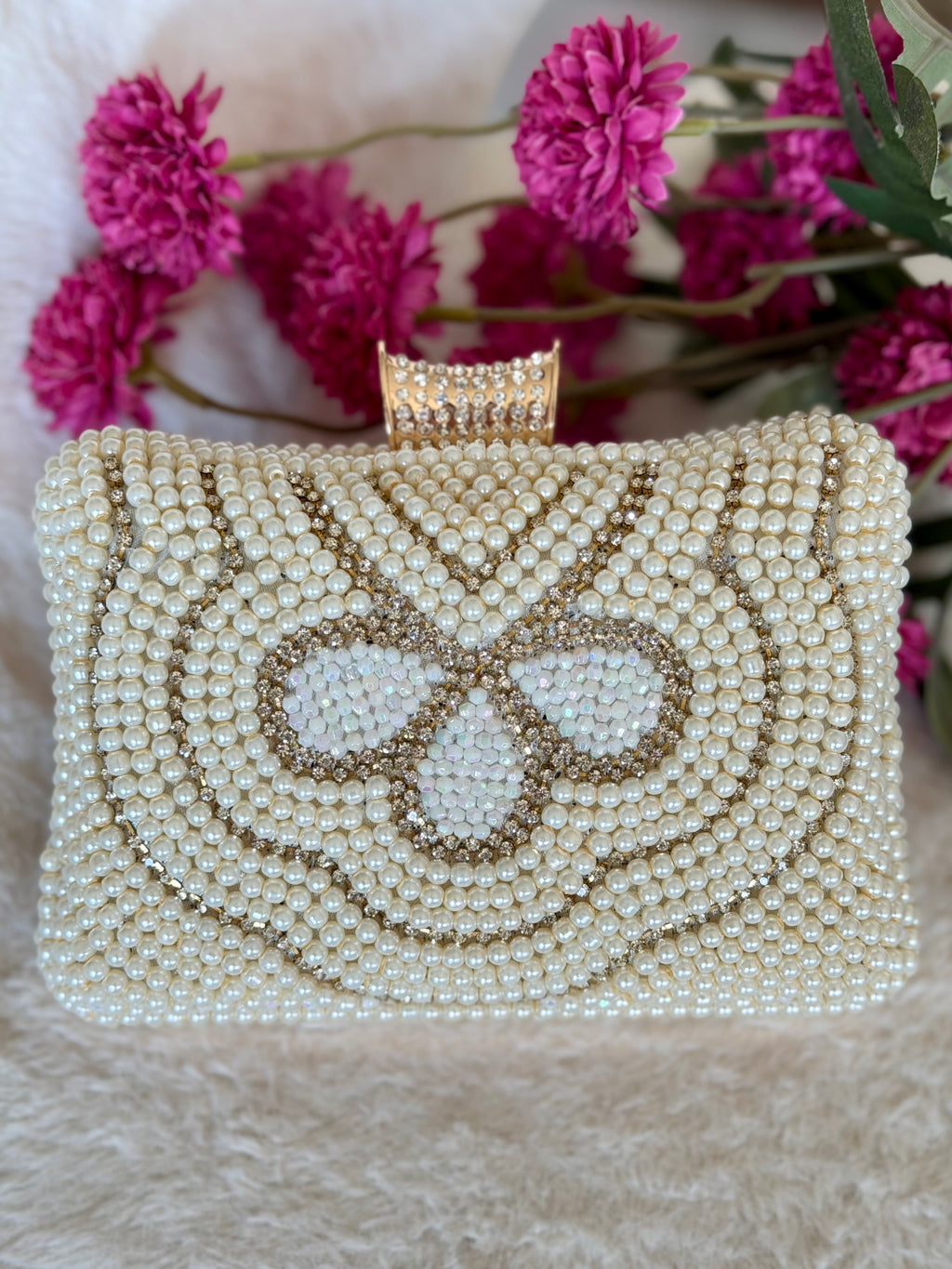 Pearl Clutch