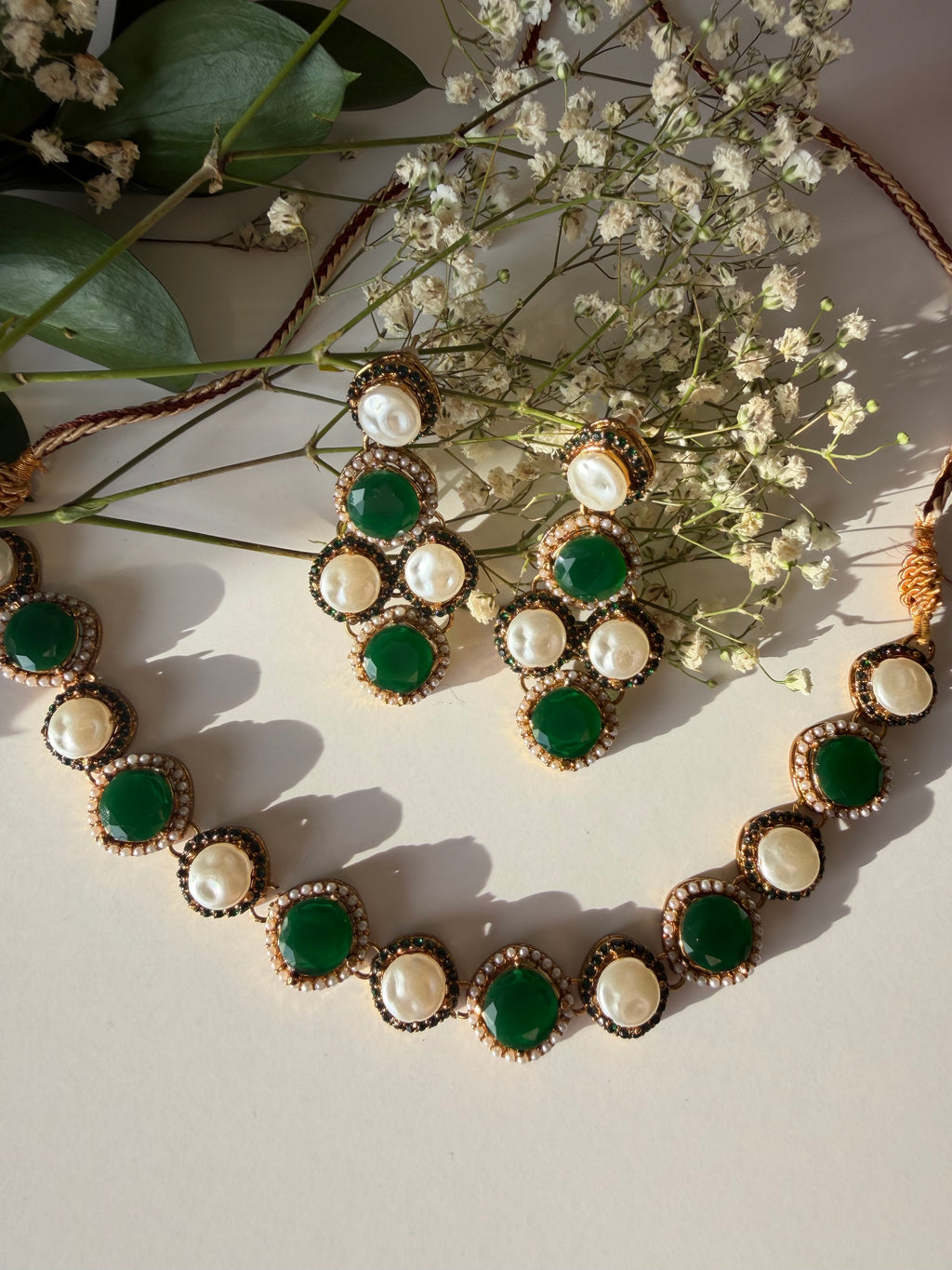 Royal Emerald & Pearl Necklace Set