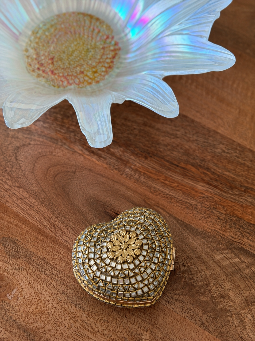 Kundan Heart Clutch